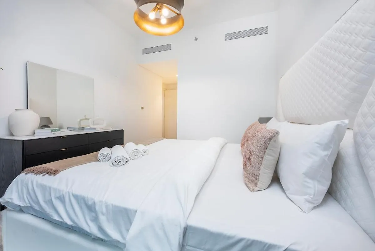 Stay Comfortably In Spacious 2Bedroom Apartment In Downtown Dubai