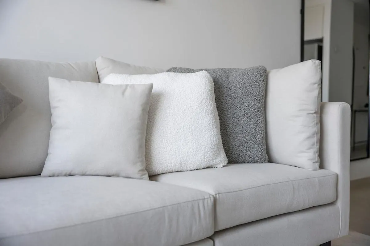 Stay Comfortably In Spacious 2Bedroom Apartment In Downtown Dubai