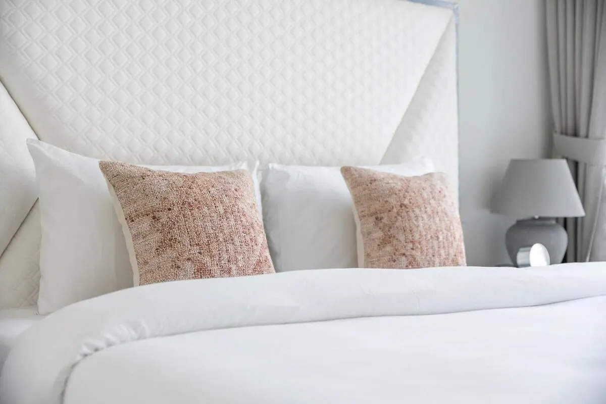 Stay Comfortably In Spacious 2Bedroom Apartment In Downtown Dubai 0*,  United Arab Emirates